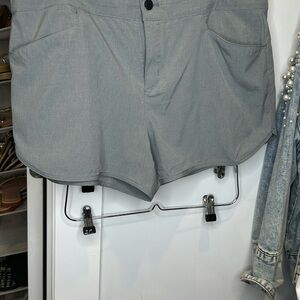 Magellan Outdoors Gray Flat Front Shorts Lightweight Classic